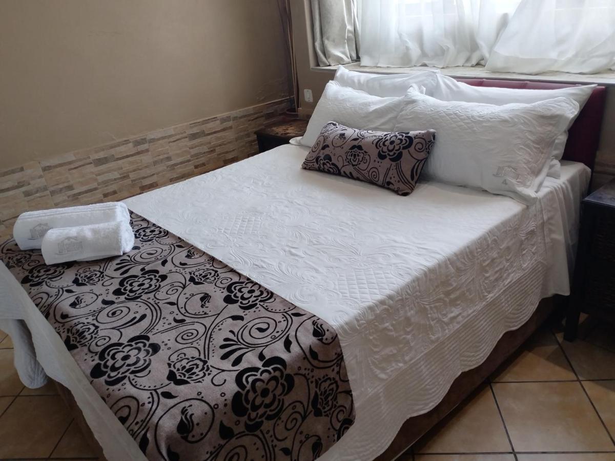 Ditsaleng Bed And Breakfast 范德拜尔帕克 外观 照片